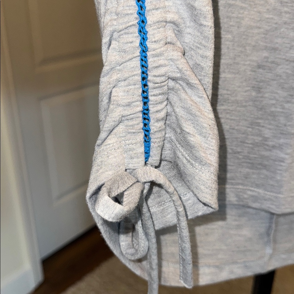 Squeeze The Day Hooded Top - Size XL - Picture 3 of 4